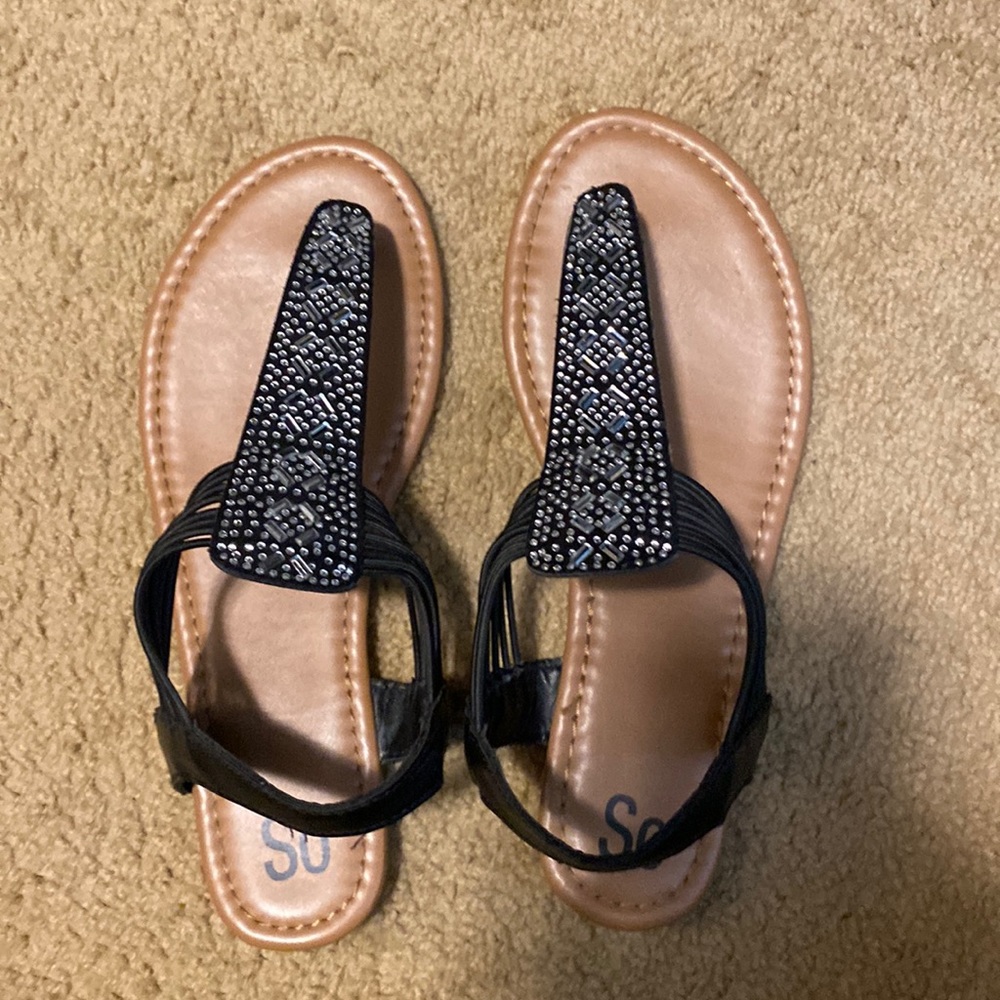 SO black sandals